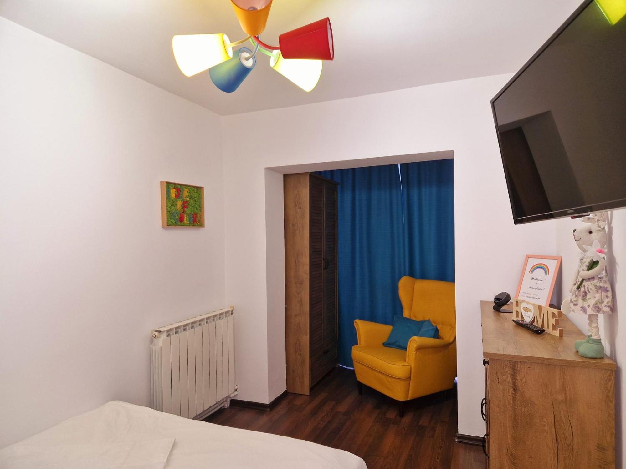 House Of Colors Apartment Petrosani Bagian luar foto